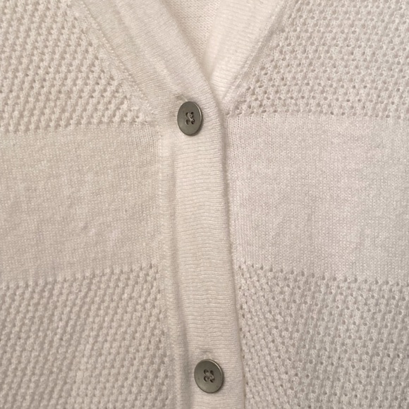 GAP sweater *has been GENTLY worn* - Picture 6 of 7